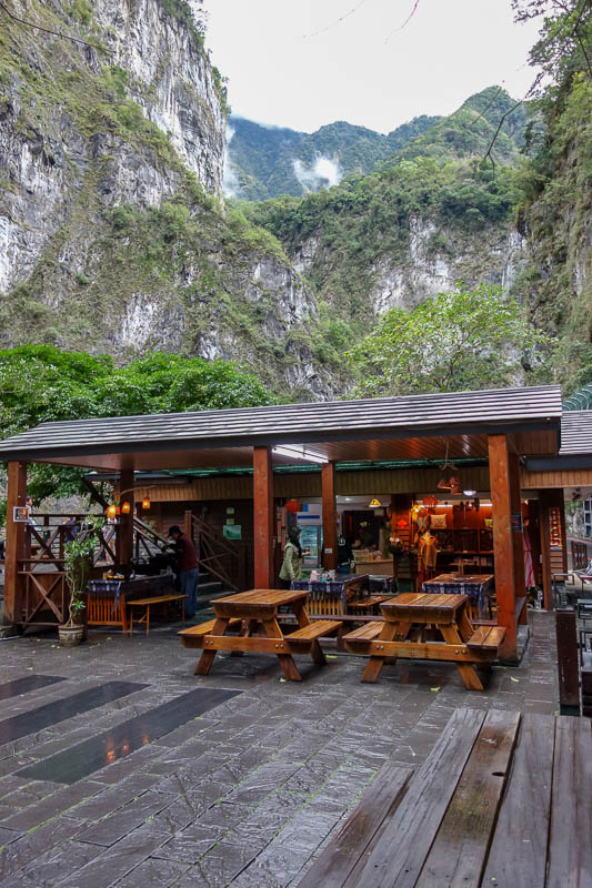 Taiwan-Hualien-Taroko Gorge - There is a cafe here, they sell coffee. Civet coffee. At least thats their claim, civet coffee is processed via the digestive system of monkeys. Delic