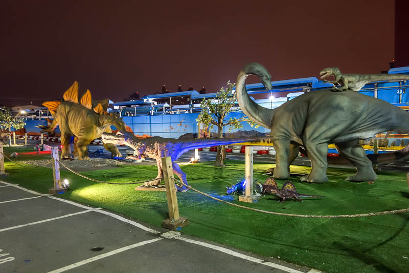 Taiwan-Kaohsiung-Shopping Mall-Food-Beef - Dinosaur park used to cost money to enter, now its free! And its just me.