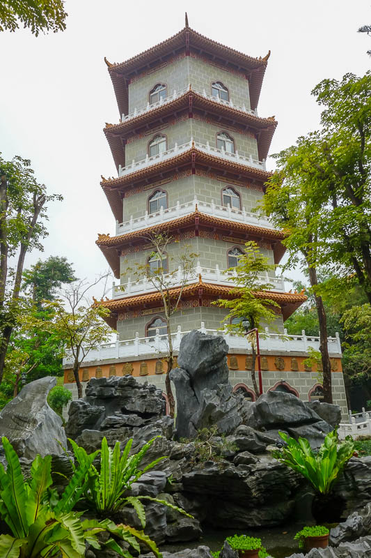 Taiwan-Kaohsiung-Fo Guang Shan-Buddha - Also, more pagodas.