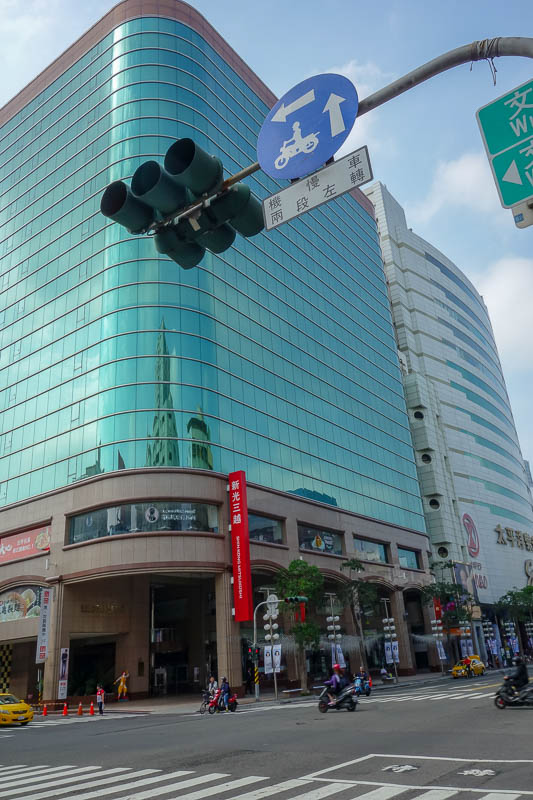 A full lap of Taiwan in March 2017 - The dual department stores of Sogo and Shin Kong Mitsukoshi. I had no time to go in either, but I think Tainan has both brands too, for future food co
