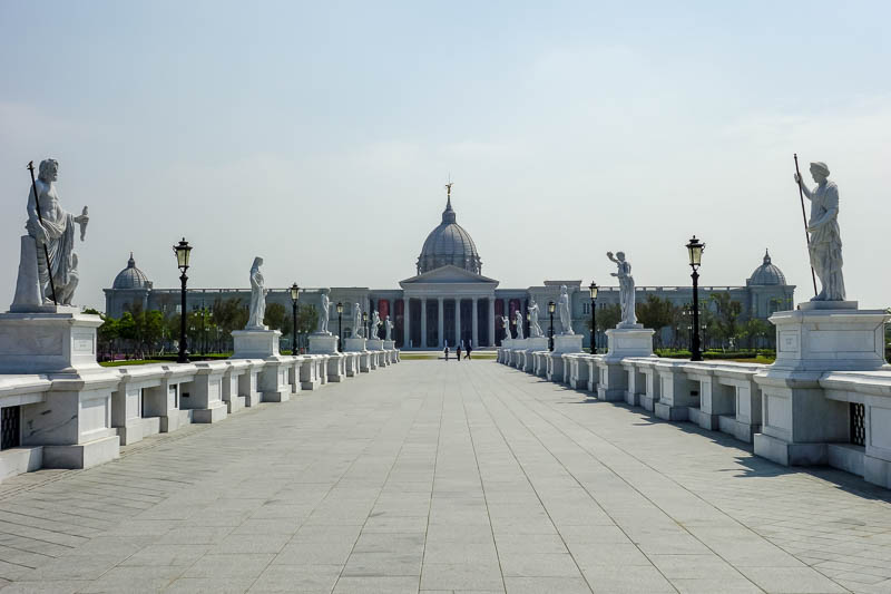 Taiwan-Tainan-Baoan-Chimei Museum - All the white was blinding, and tough work for my poor long suffering camera.