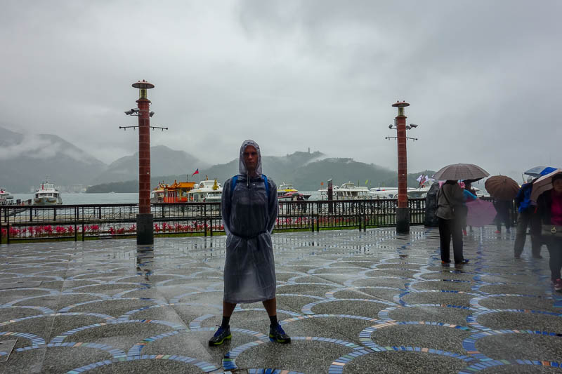 Taiwan-Sun Moon Lake-Rain - Then it rained again, but how can I leave without pulling my stance?