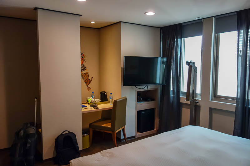 A full lap of Taiwan in March 2017 - My room is much bigger than it appears from here. The bathroom has a regular, non glass door (important info for my mother). It is called the Energy I