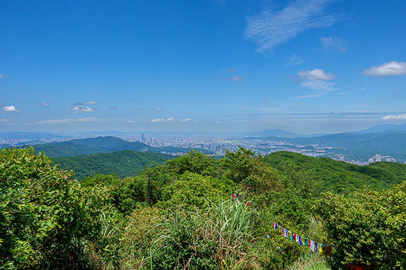 Taiwan-Taipei-Hiking-Dajianshan - Wide view with prayer flags.